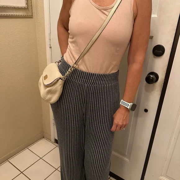 Michael Kors Bedford Flap Crossbody Bag – Ecru Pebbled Leather NWT - Picture 4 of 15